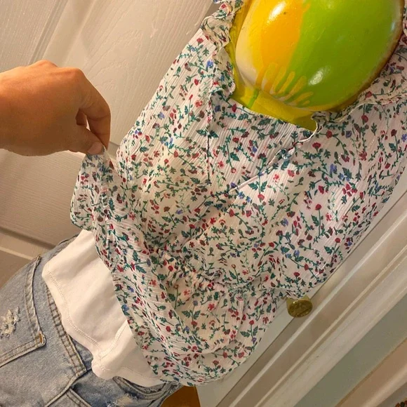Banana Republic Floral Ruffle Top - Picture 11 of 12